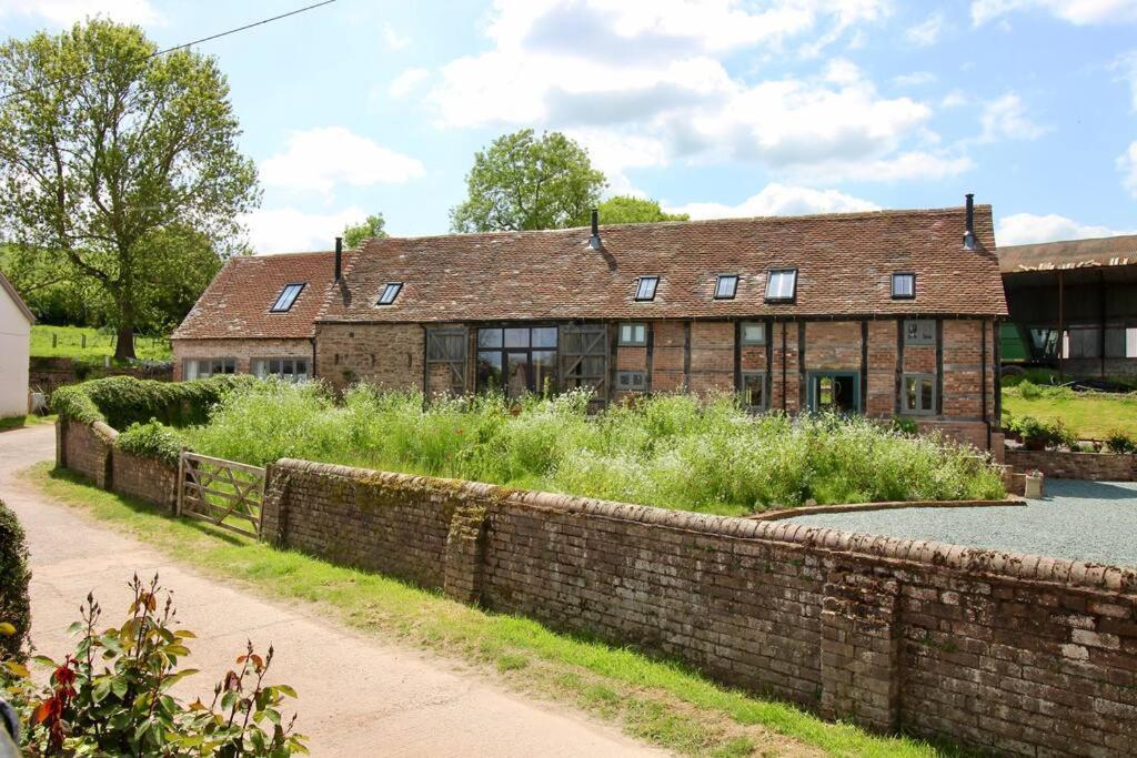 The Cart House - Beautiful Contemporary Barn - Hot Tub Apartment Bridgnorth Exterior foto