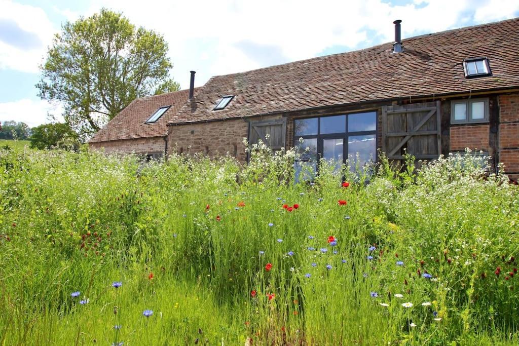 The Cart House - Beautiful Contemporary Barn - Hot Tub Apartment Bridgnorth Exterior foto