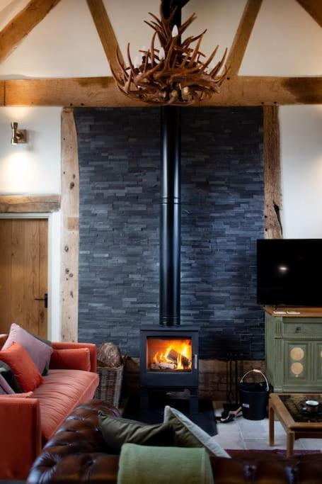 The Cart House - Beautiful Contemporary Barn - Hot Tub Apartment Bridgnorth Exterior foto